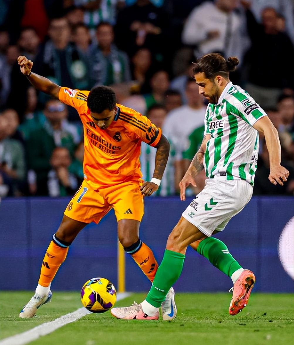 包含转折点曼城内部沟通，西甲关键时刻攻防权衡，赛场秩序良好，赛程密集仍需轮换的词条